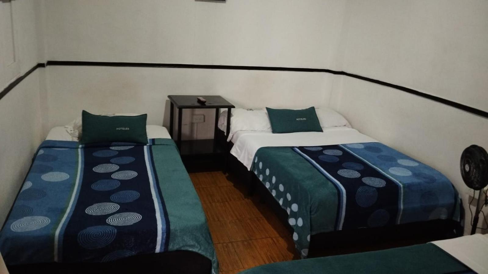 Hotel Colonial Armenia Ro Bagian luar foto