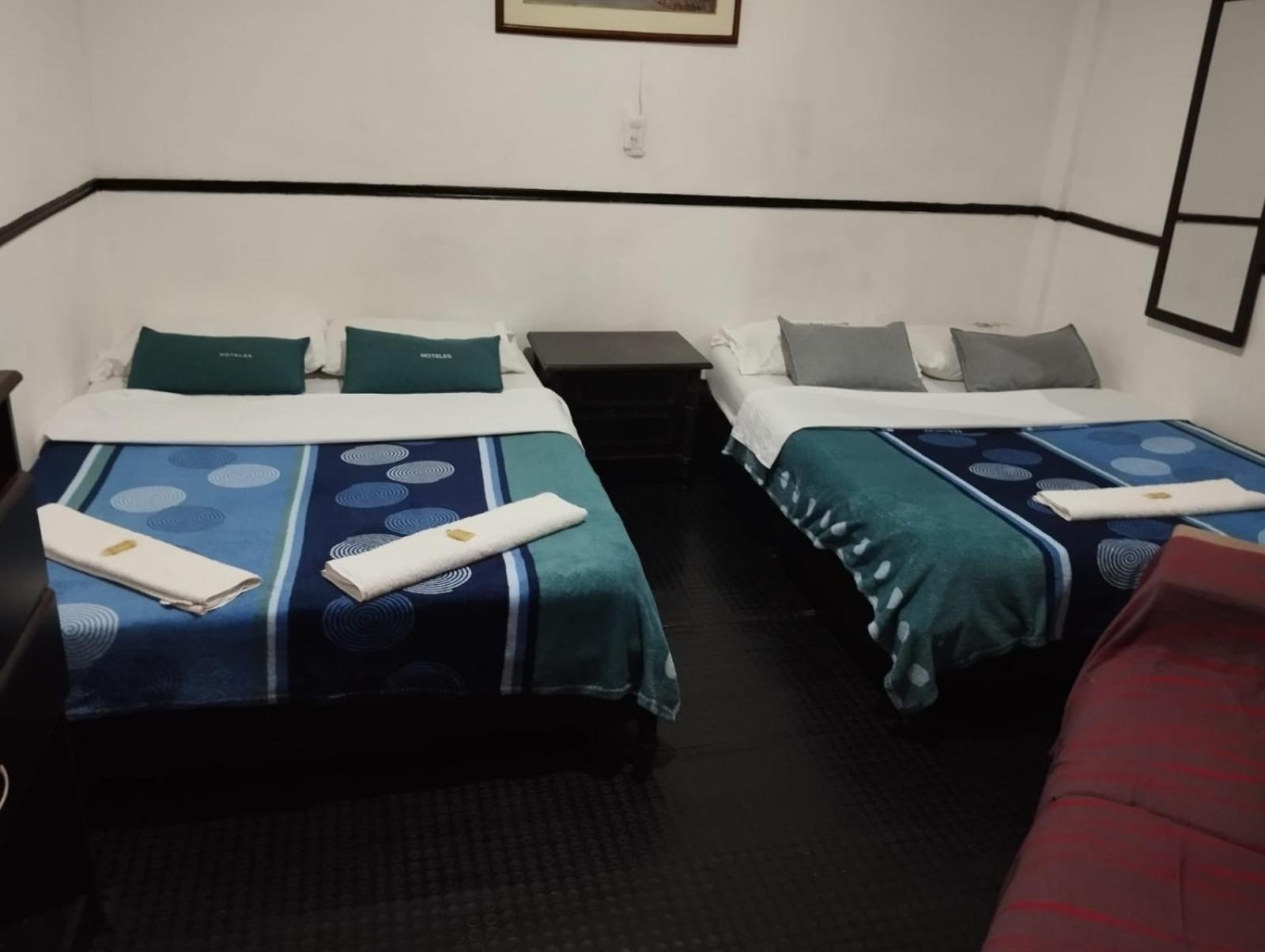 Hotel Colonial Armenia Ro Bagian luar foto