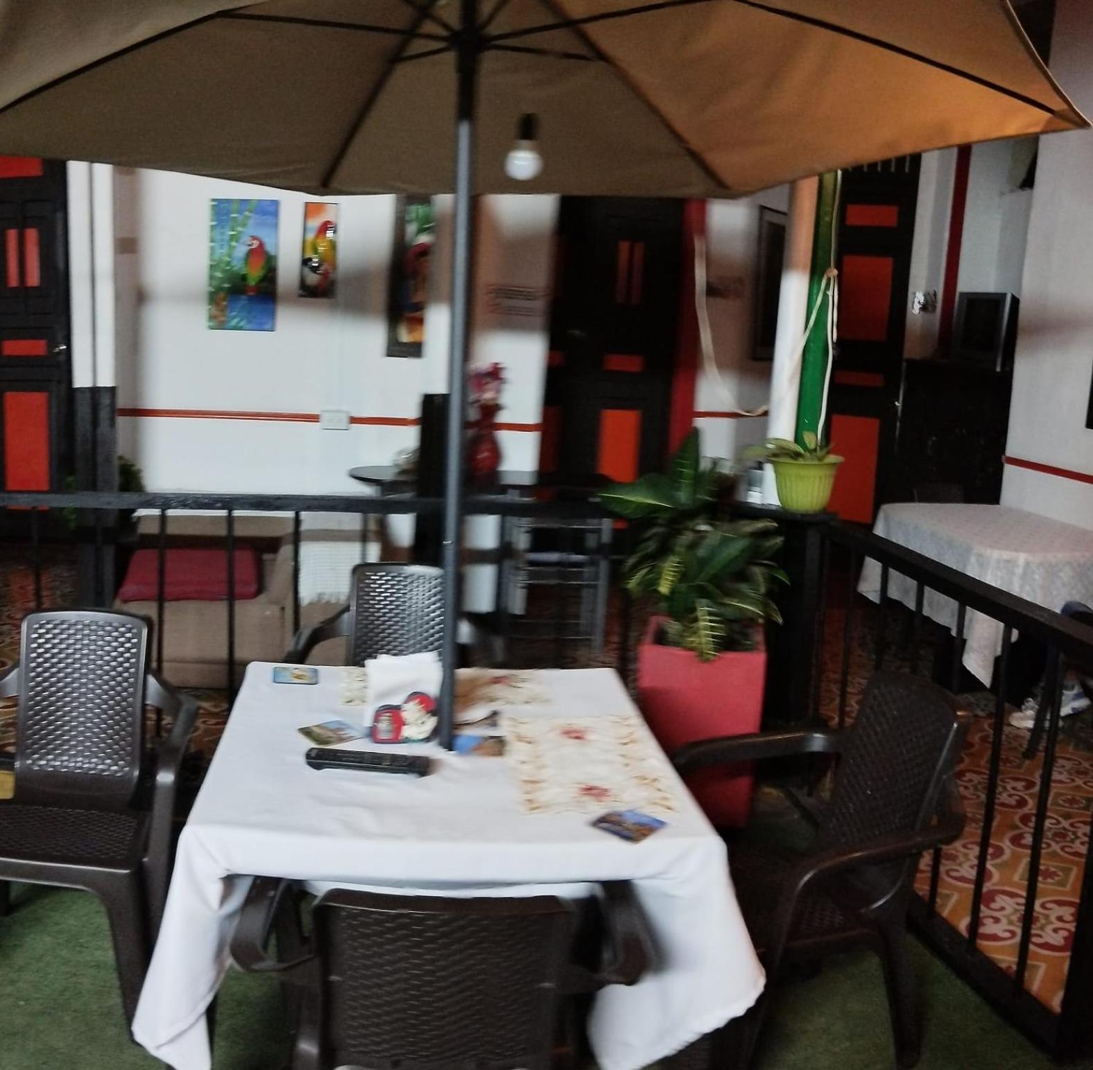 Hotel Colonial Armenia Ro Bagian luar foto