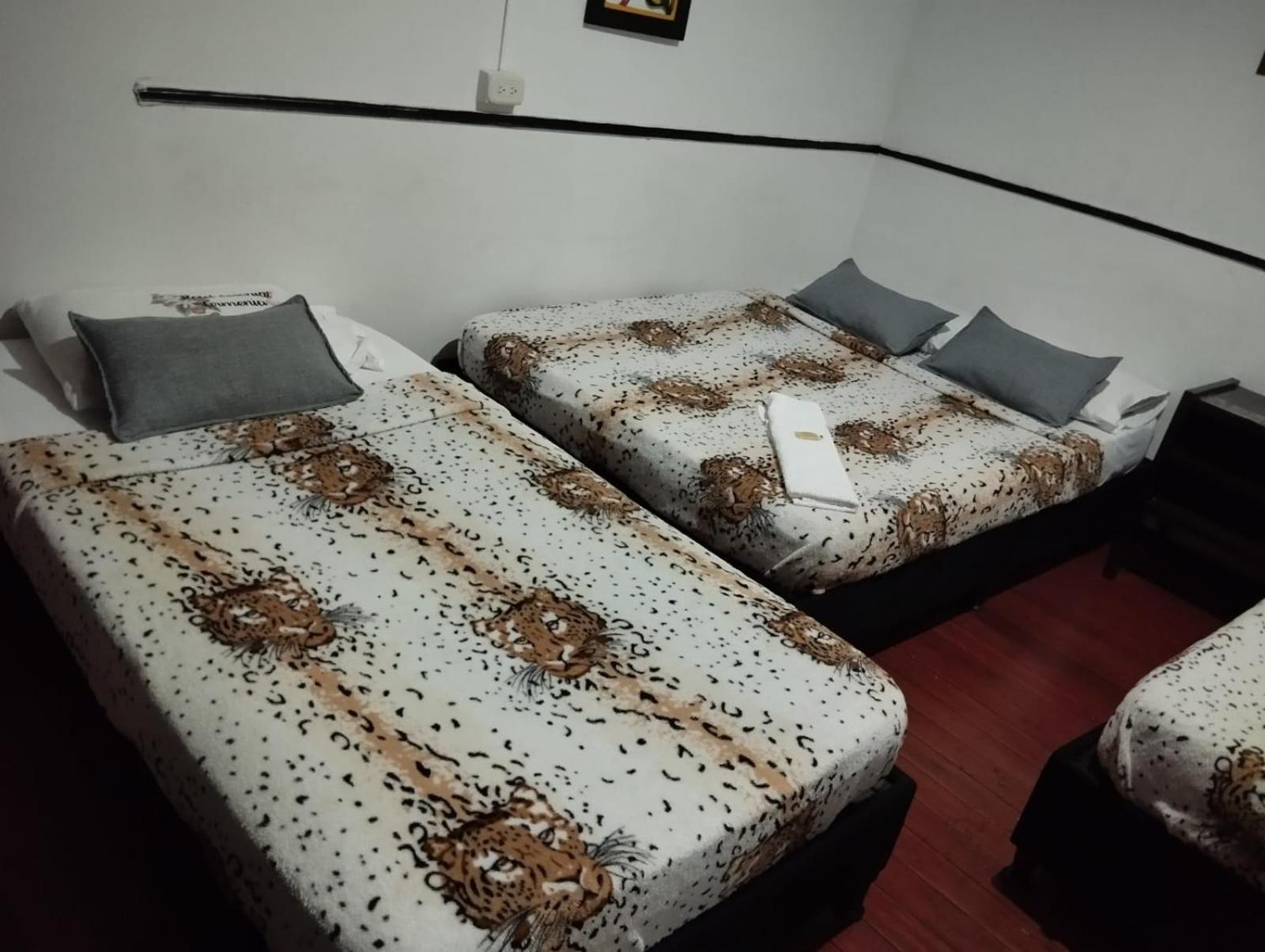 Hotel Colonial Armenia Ro Bagian luar foto