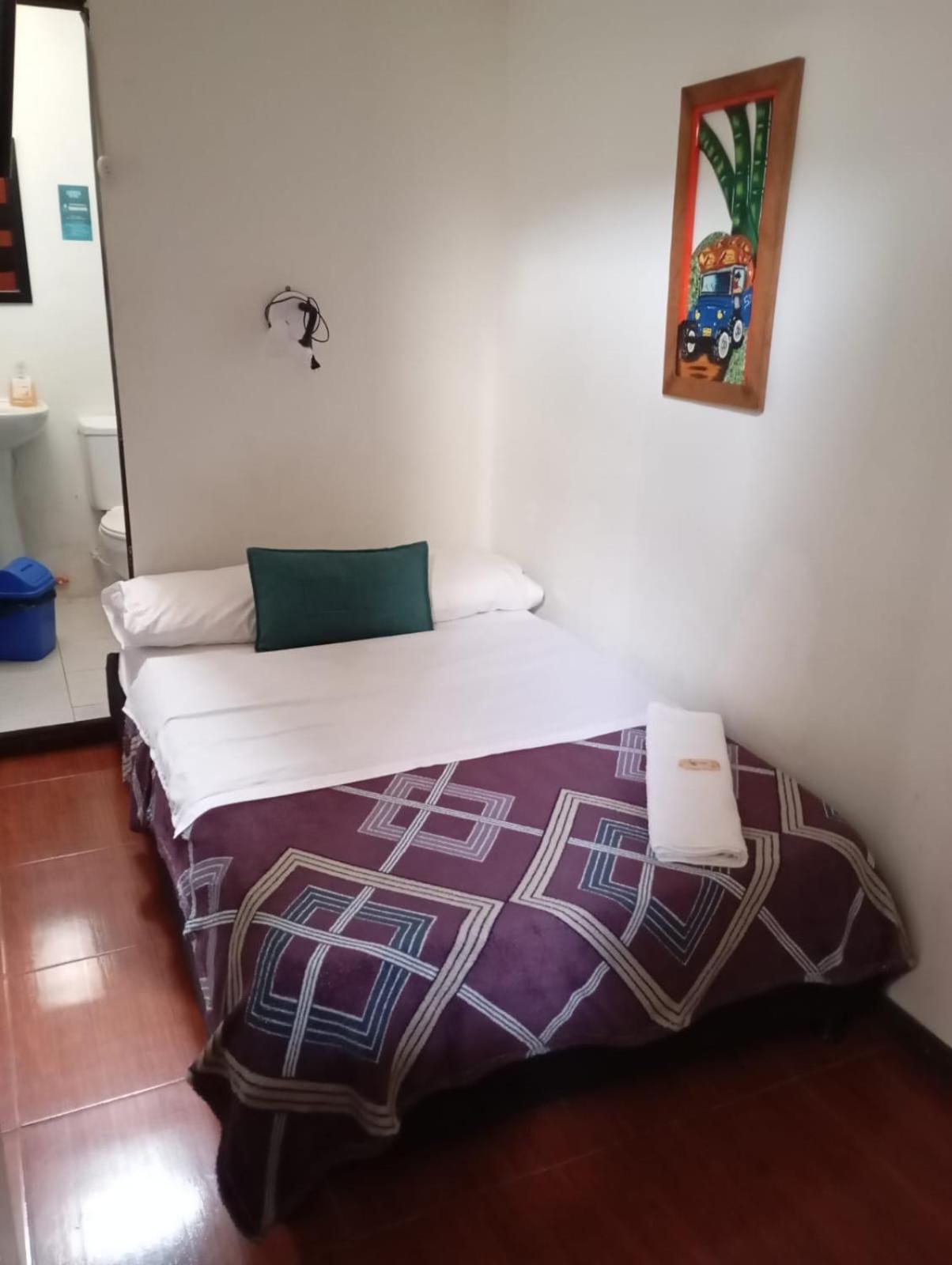 Hotel Colonial Armenia Ro Bagian luar foto