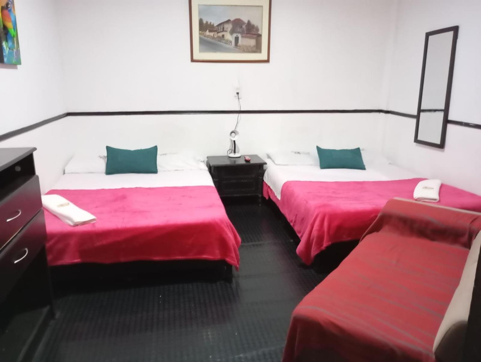 Hotel Colonial Armenia Ro Bagian luar foto