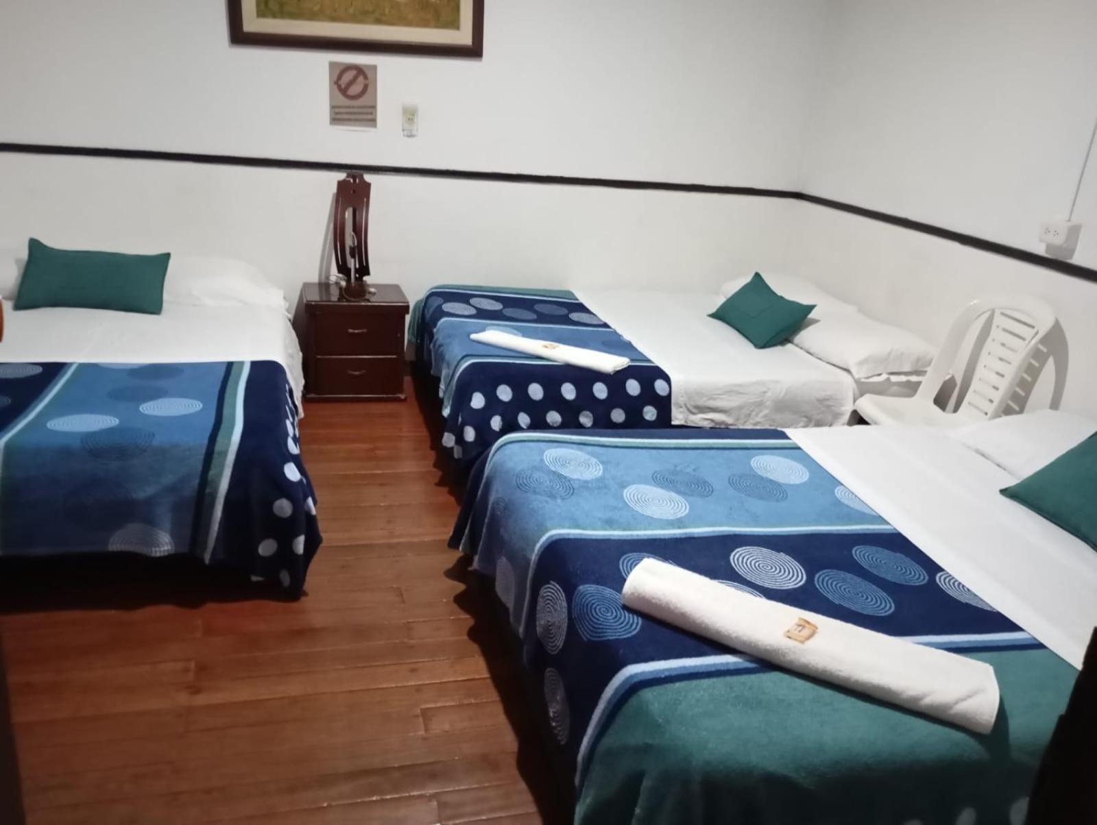 Hotel Colonial Armenia Ro Bagian luar foto